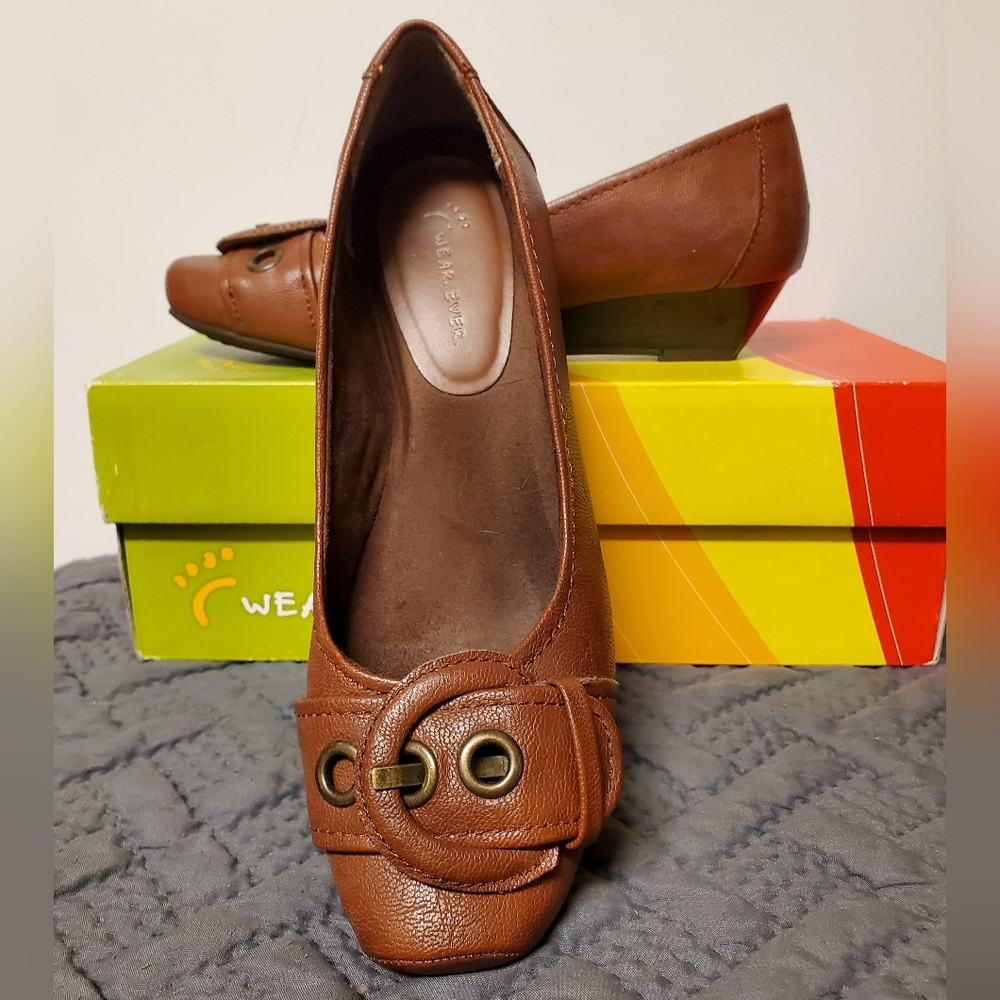 Orangey brown Loafer-style heels